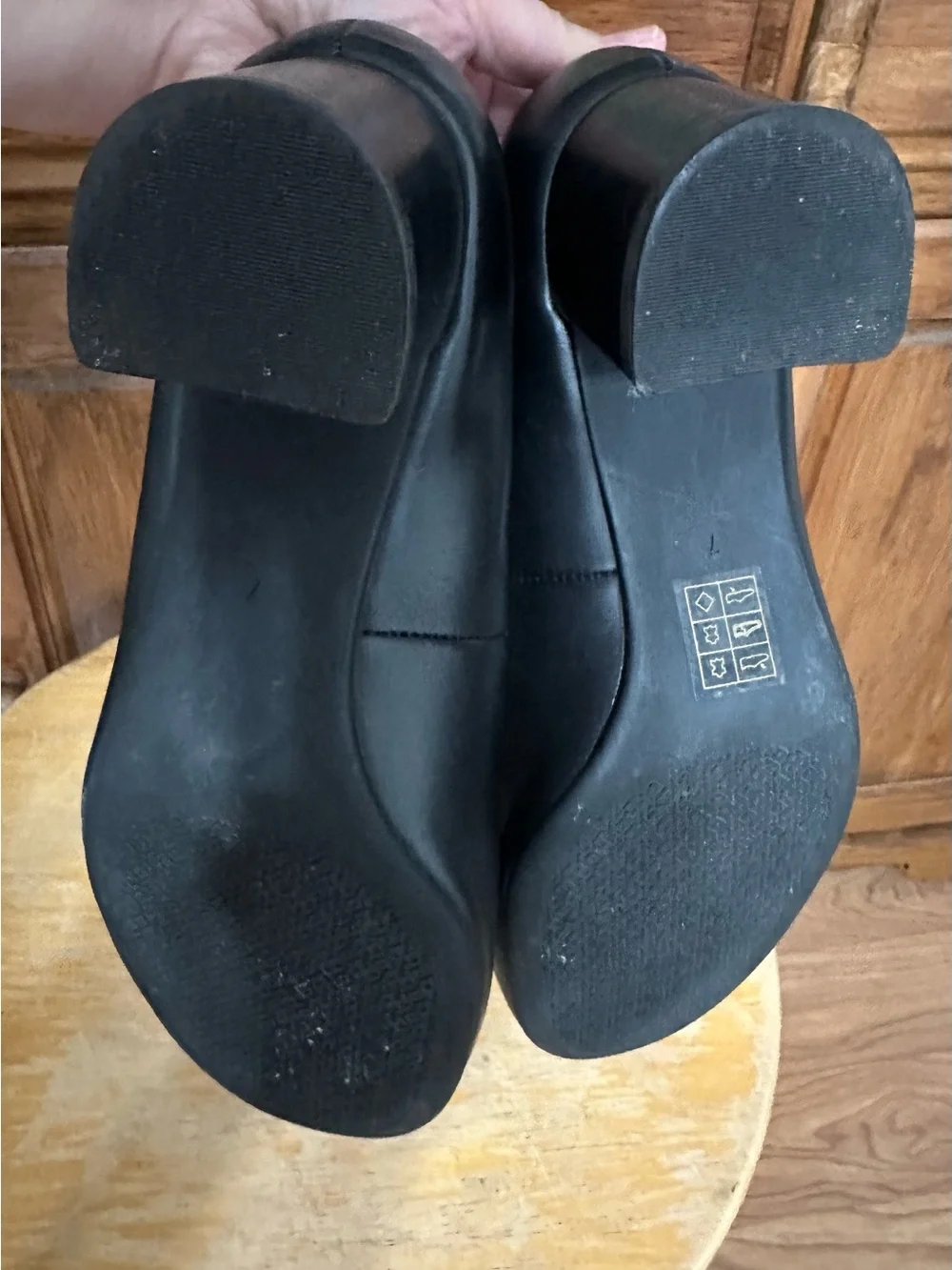 Tory Burch Black Leather 2” Block Heel Pumps 7